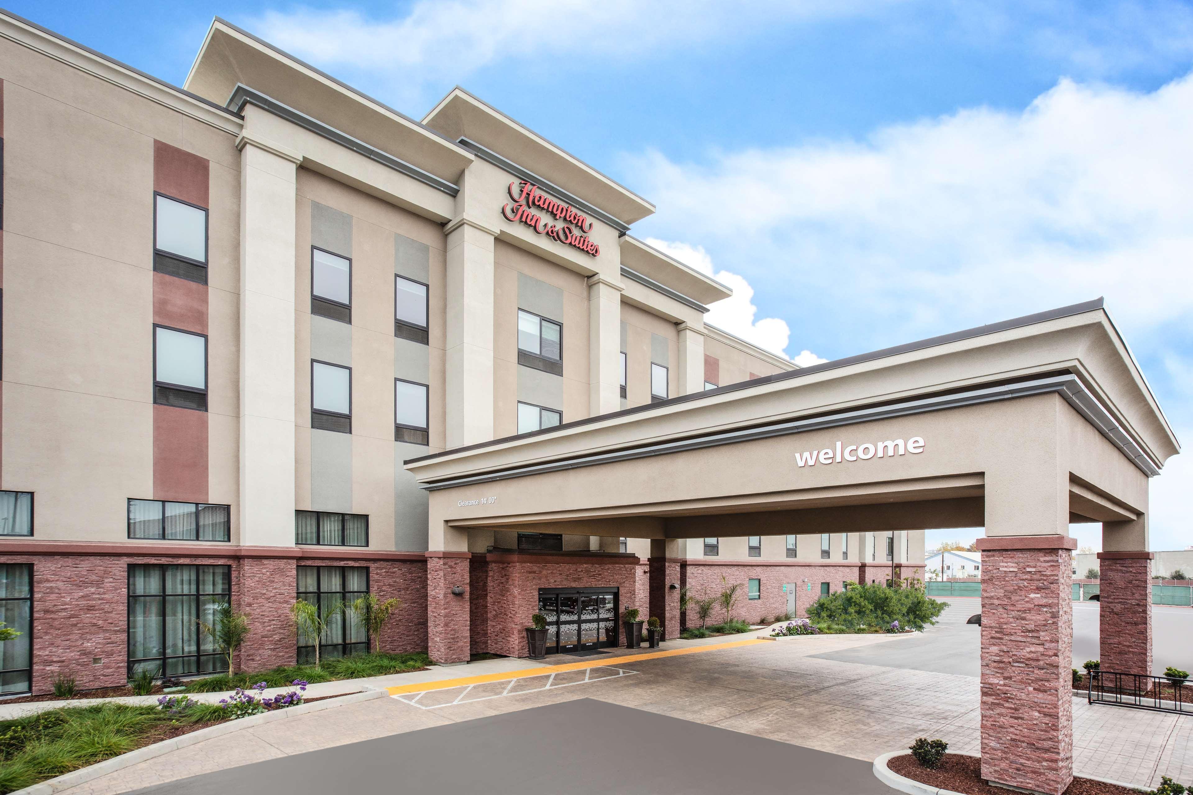 Hampton Inn & Suites Watsonville Exterior photo